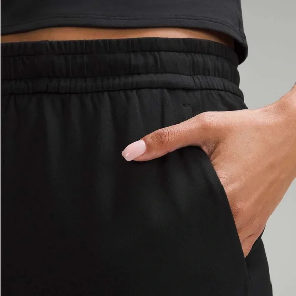 Lululemon • Soft Jersey Straight-Leg Mid-Rise Pant *Regular Black - Picture 3 of 7